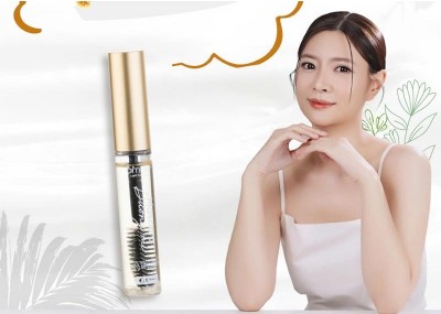 Dưỡng ẩm đừng quên những cọng lông mi